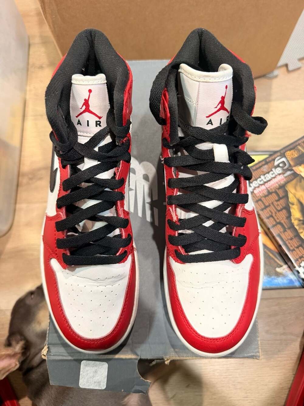Air Jordan 1 Retro High Chicago Size 6.5Y White Red Black
